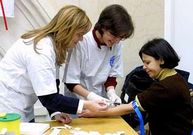 El contacto de las enfermeras con los pacientes obliga a desinfectar todo su material