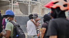 Los rescatadores reciben el cari�o de los ciudadanos ante la ausencia de las autoridades gubernamentales en las zonas m�s castigadas por el terremoto.