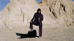 La Bien Querida en una de sus �ltimas im�genes promocionales en el desierto, �algo casual que no significa nada�.  