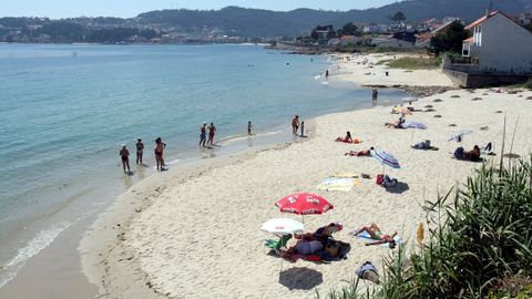 Playa de entrada a Esteiro (Muros)