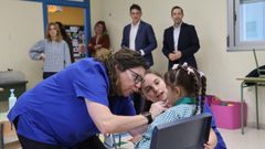 El proyecto piloto de vacunacin intranasal de la gripe en colegios arranc este martes en el CPI Virxe do Monte de Cospeito.