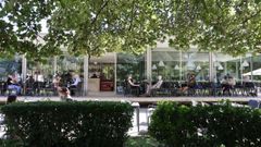 La cafeter�a del Parque de Rosal�a reabre sus puertas