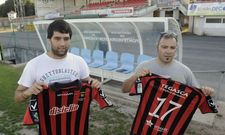 El nuevo portero, Luis L�pez, fue presentado por el director deportivo, Jos� Luis Pereira. 