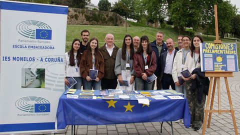 Alumnos del IES Monelos presentaron una exposici�n sobre el Parlamento Europeo