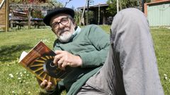 Alfonso Tellado, en su casa de San Sadurni�o, donde vive desde hace dos d�cadas