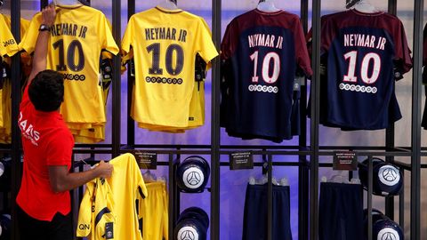El PSG ya vende camisetas con el nuevo dorsal de Neymar, el 10
