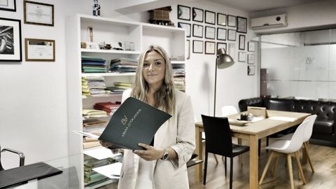 Clara V�zquez Maldonado, en el despacho Arias Avogados de Ourense, en el que trabaja