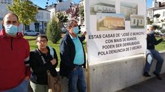 Afectados por la orden del TSXG para el derribo de dos viviendas en Melide recogieron firmas para paralizar el proceso, infructuosamente, en octubre del 2021