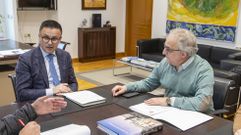 El conselleiro do Medio Rural, Jos  Gonzlez y el alcalde de Muos, Plcido lvarez.