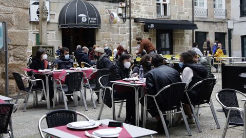 Los restaurantes se llenaron a la hora de comer 