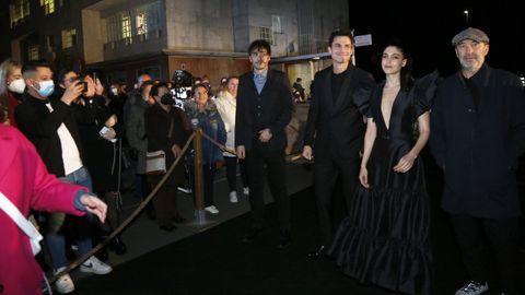 presentacion serie Operación marea negra, con fotocol, estará conselleiro de cultura e actores, entre eles, álex gonzález, PREESTRENO SERIE DE AMAZOM PRIME