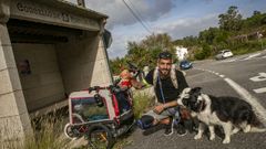 Ricardo Guerrero, malague�o que recorre Espa�a con sus dos perros