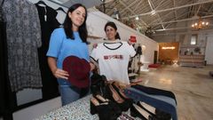 Las promotoras del Desmarket en una edici�n anterior de este mercadillo