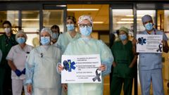 Minuto de silencio en el 2020 en el Cl�nico de Santiago por los muertos del covid