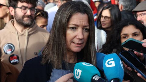 Lara Méndez, vicesecretaria general del PSdeG, esta mañana en la manifestación contra Altri en Santiago