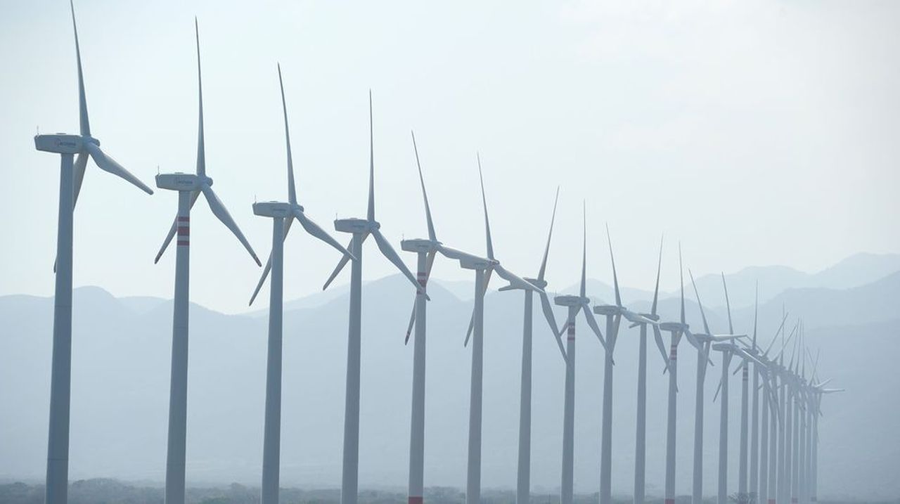 La potencia instalada de energía eólica y solar creció más de un 12 % en el 2024