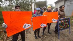 La campa�a de Navidad divide a�n m�s a los mariscadores de Camari�as