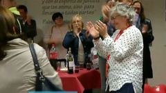 Ana Gonz�lez celebra los resultados electorales en la Casa del Pueblo
