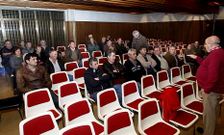 Miembros de la organizaci�n de productores se reunieron en la Casa da Xuventude.