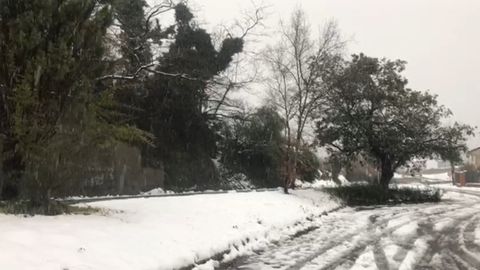 La nieve contin�a cubriendo Mieres