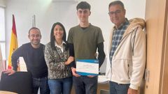 �lex Vidal, Mar�a Sampedro, Froil�n Fern�ndez y Antonio Jos� Fern�ndez, padre del piloto, en la reuni�n mantenida.