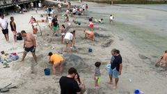 Imagen de archivo de la primera convocatoria del certamen en la praia do Porto, en Agui�o