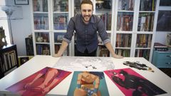 El ilustrador, que se inspira en su estudio, de noche, y siempre acompa�ado de caf� solo, se enfoca en el dibujo er�tico, con obras, a l�piz y a pincel, a las que dedica, durante tres jornadas, hasta ocho horas diarias. A�n as�, no olvida su pasi�n por el c�mic: �Me queda la espinita de dibujar de forma oficial a Batman�.     
