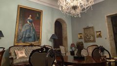 Mobiliario existente en uno de los salones del pazo de Meir�s