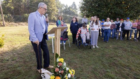 El exalcalde de Carballo, Evencio Ferrero, durante el homenaje en Aspaber