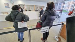 Usuarios, en el centro de salud de A Parda, en Pontevedra