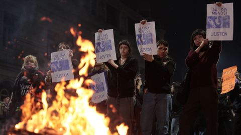 Jornada de movilizaciones en varias ciudades de Argentina en reclamo de justicia por un triple feminicidio ocurrido en la provincia de Buenos Aires.