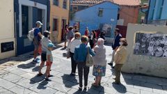 Un grupo de personas visita la Casa de la Memoria de Cimadevilla