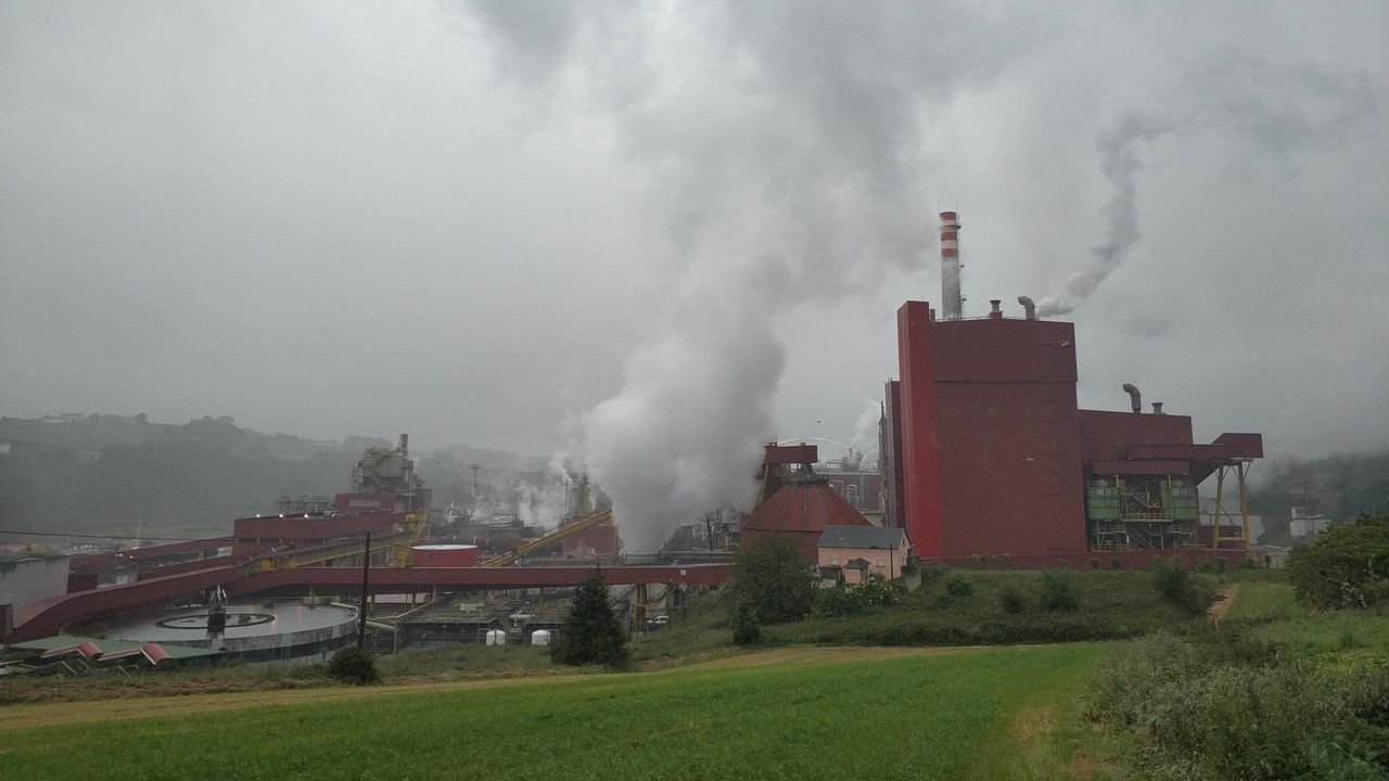 La parada técnica en la papelera de Navia abarrota el occidente astur ...