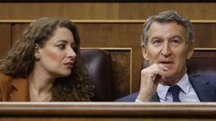Feijoo, junto a su portavoz en el Congreso, Ester Muoz, durante el pleno del Congreso