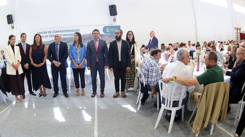XANTAR DE CONFRATERNIDADE PARA AS PERSOAS MAIORES EN POBRA 2025