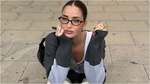 La creadora de contenido @mexun_ con gafas graduadas de Meller