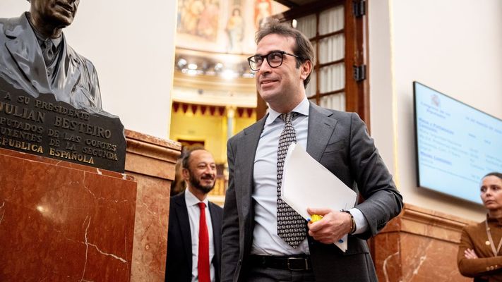 Carlos Cuerpo, a la salida de una sesi�n plenaria en el Congreso.