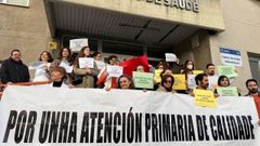 Protesta de los m�dicos de Atenci�n Primaria este martes a las puertas del centro de salud de Adormideras