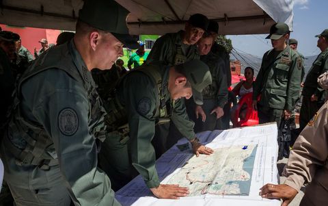 Ejercicios del Ej�rcito en un barrio al oeste de Caracas. 