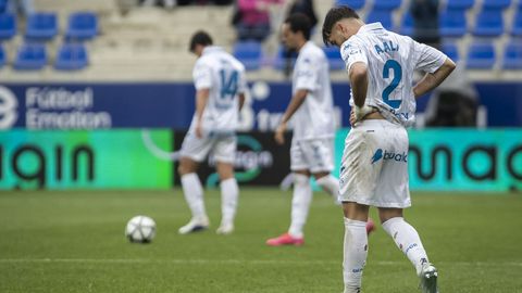 Altimita se lamenta tras el gol del empate del Huesca.