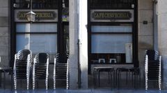 Una terraza en la Plaza Mayor de Astorga cerrada