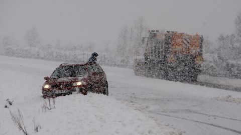 Vehculos atrapados en el Alto do Faro