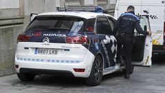 La Polic�a Local de Pontevedra, en la imagen de archivo una patrulla, cuenta con un grupo o unidad espec�fica de violencia de g�nero