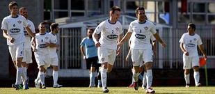 Los jugadores del Silva celebran un gol durante un partido de esta temporada. 