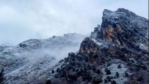 Las montaas nevadas desde Somiedo