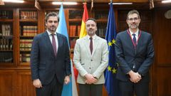 De izquierda a derecha: el conselleiro de Presidencia, Xustiza e Deportes, Diego Calvo Pouso, el secretario de Estado de Justicia, Manuel Olmedo Palacios, y el director de la Agencia para la Modernizacin Tecnolgica de Galicia, Julin Cervio.