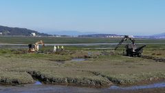 Arreglar las frecuentes aver�as de la tuber�a de suministro a O Grove exige mucho tiempo, ya que se depende de las mareas