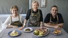 Sonia, Erundina y Juanma son la familia al frente del restaurante Ateneo