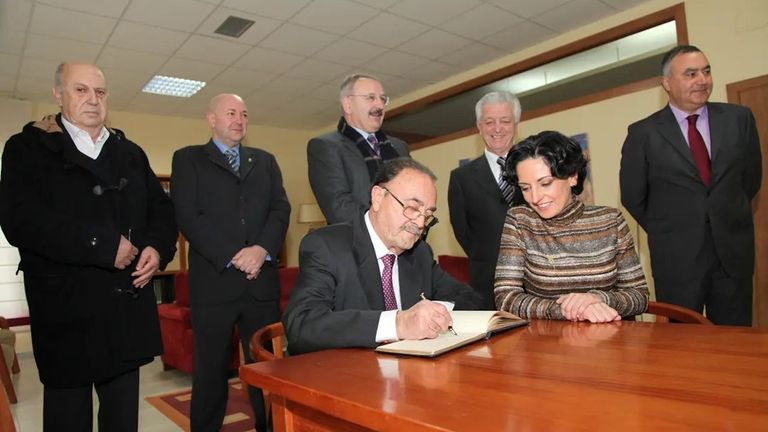 Xos&eacute; Lu&iacute;s Franco Grande, nunha foto de arquivo, coa alcaldesa de Tomi&ntilde;o, Sandra Gonz&aacute;lez
