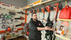 Borja Montero Trigo pasar� de ser empleado a due�o de Motos Iglesias, taller de San Pedro de Benquerencia, en Barreiros, especializado en motos y equipos forestales y de jardiner�a